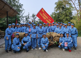 西柏坡精神体验教学合影